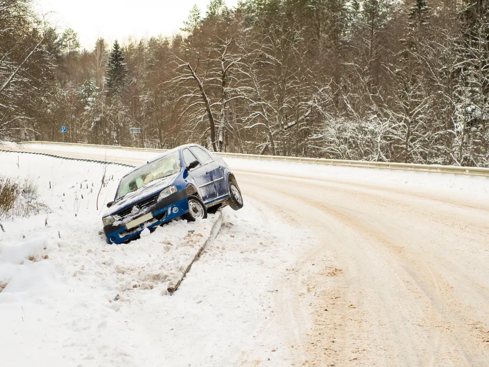 voiture glisse neige