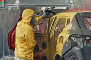 faut-il poncer la peinture avant de vernir carrosserie