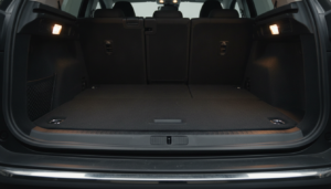 découvrez le volume de coffre du peugeot 3008, ses dimensions précises et sa capacité de chargement pour optimiser votre espace et répondre à tous vos besoins.